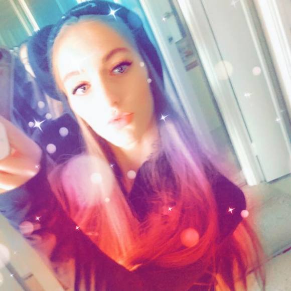 Meet your Posher, Kayla - Picture 1 of 1